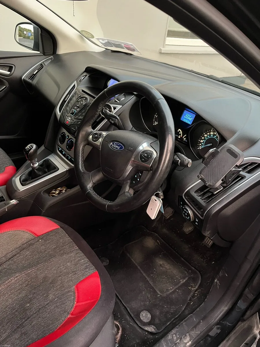 Ford focus - Image 5