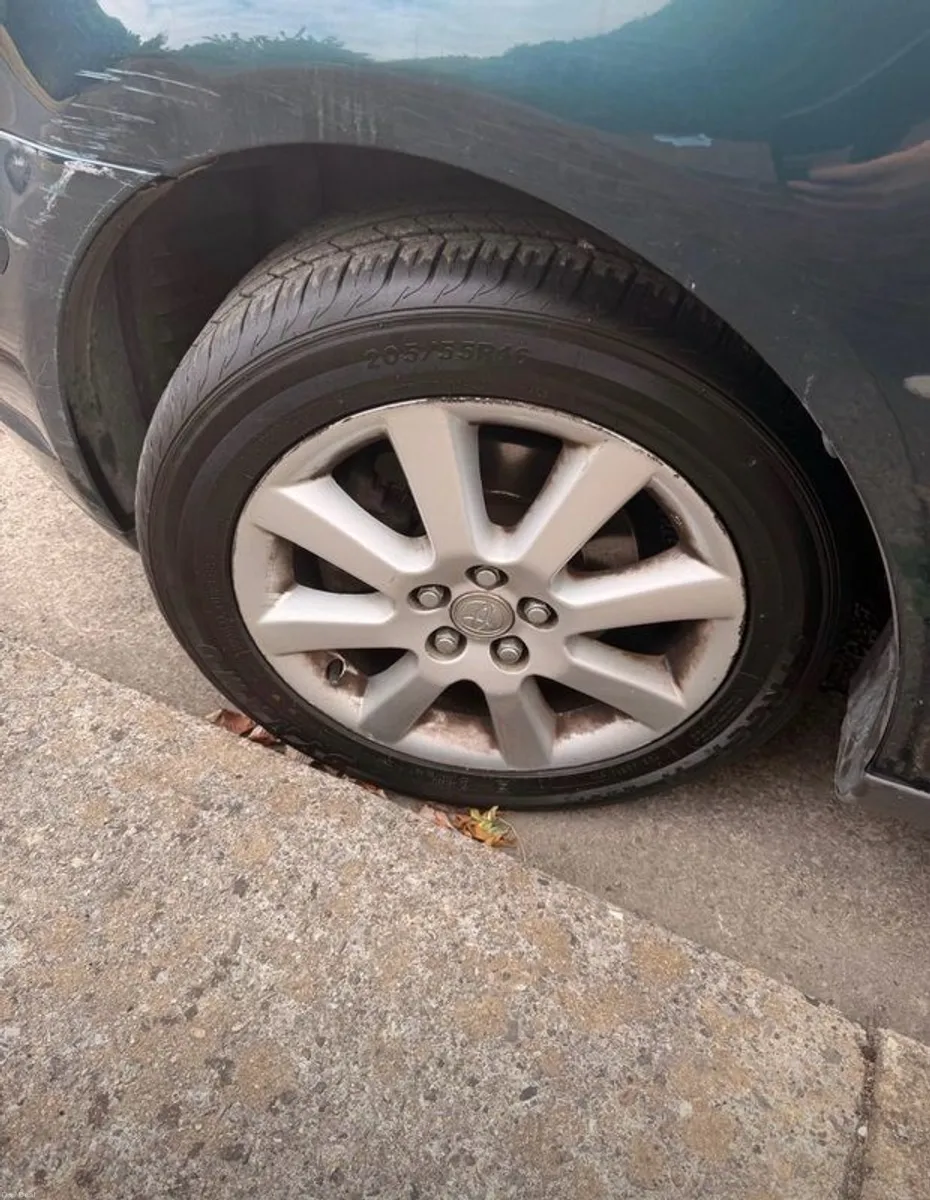 2004 Toyota Avensis - Image 4
