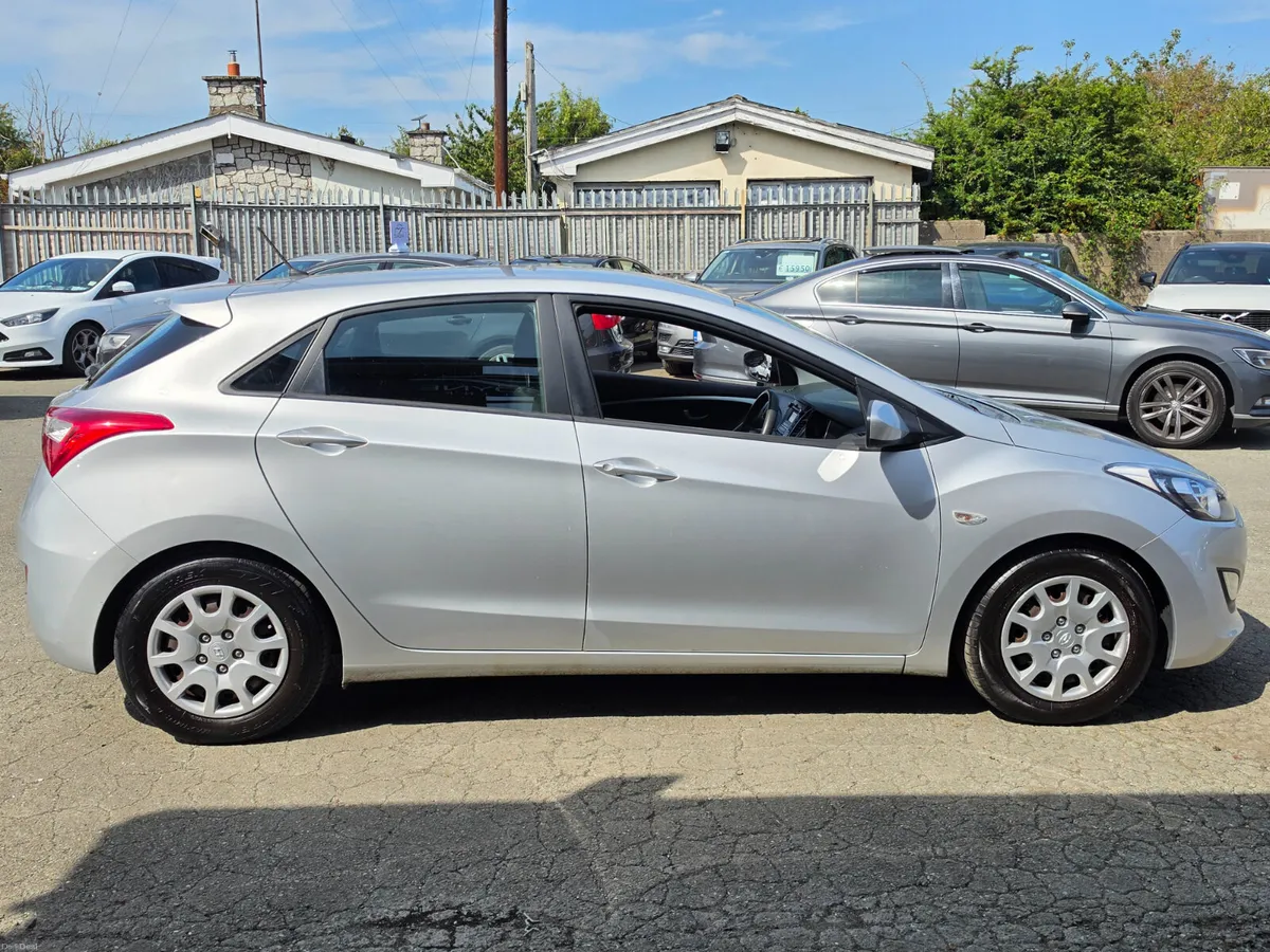 131 HYUNDAI i30 *1.4*5 DR*CLEAN* - Image 4