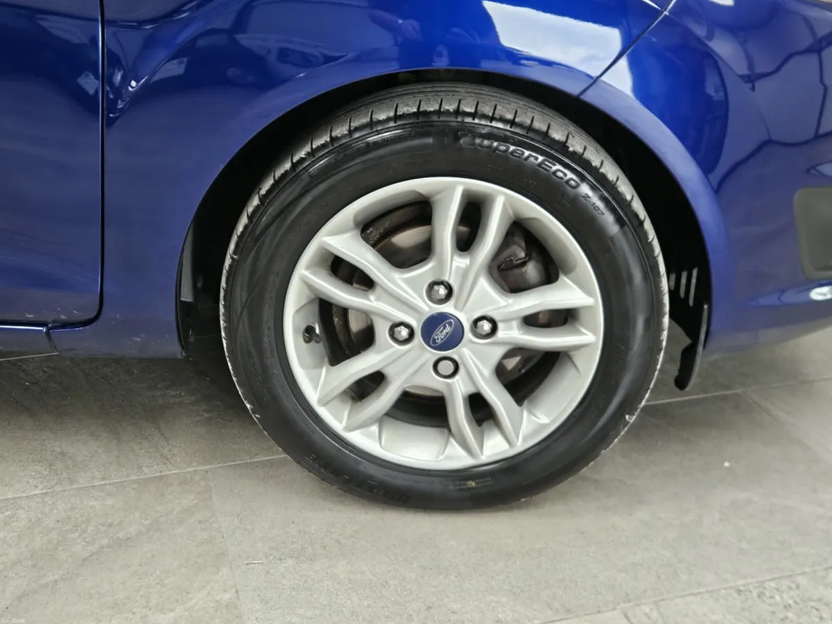 17 FORD FIESTA ZETEC EDITION - Image 6