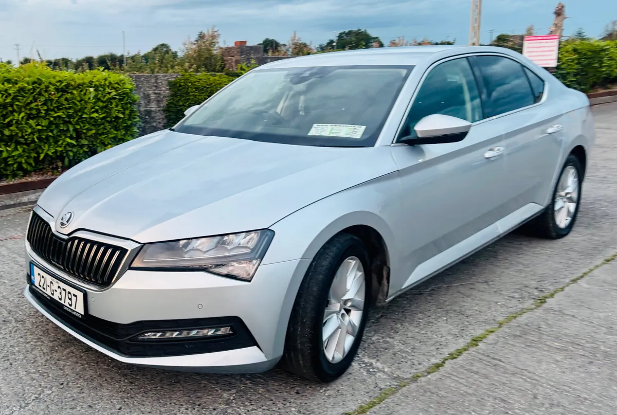 2022 Skoda Superb 2.0L AUTOMATIC - Image 3