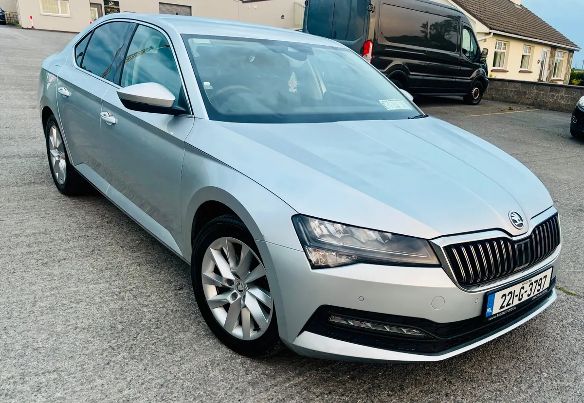 2022 Skoda Superb 2.0L AUTOMATIC - Image 6
