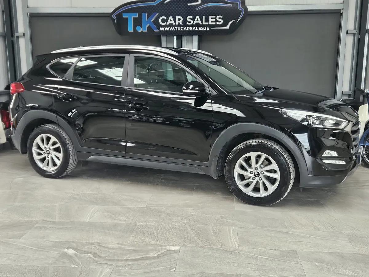 17 HYUNDAI TUCSON EXECUTIVE EDITION - Image 1