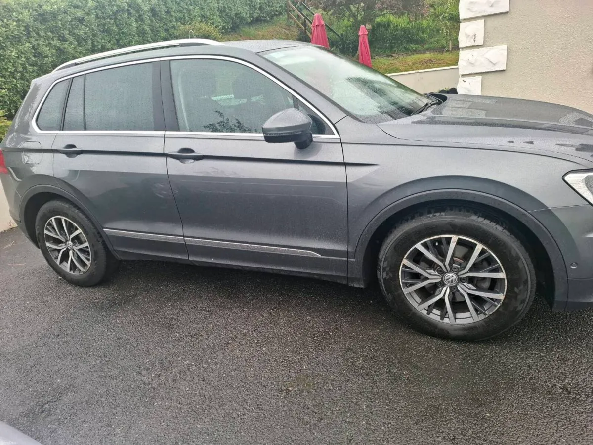 V  W Tiguan - Image 1