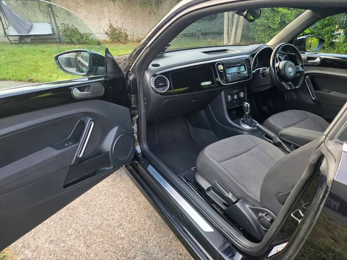 VW BEETLE AUTOMATIC - Image 6