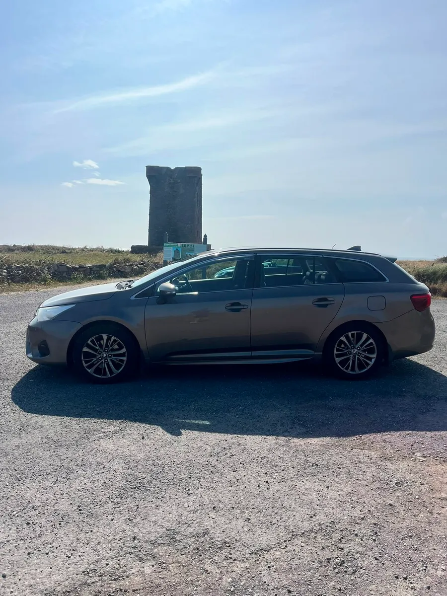 Toyota avensis estate - Image 5