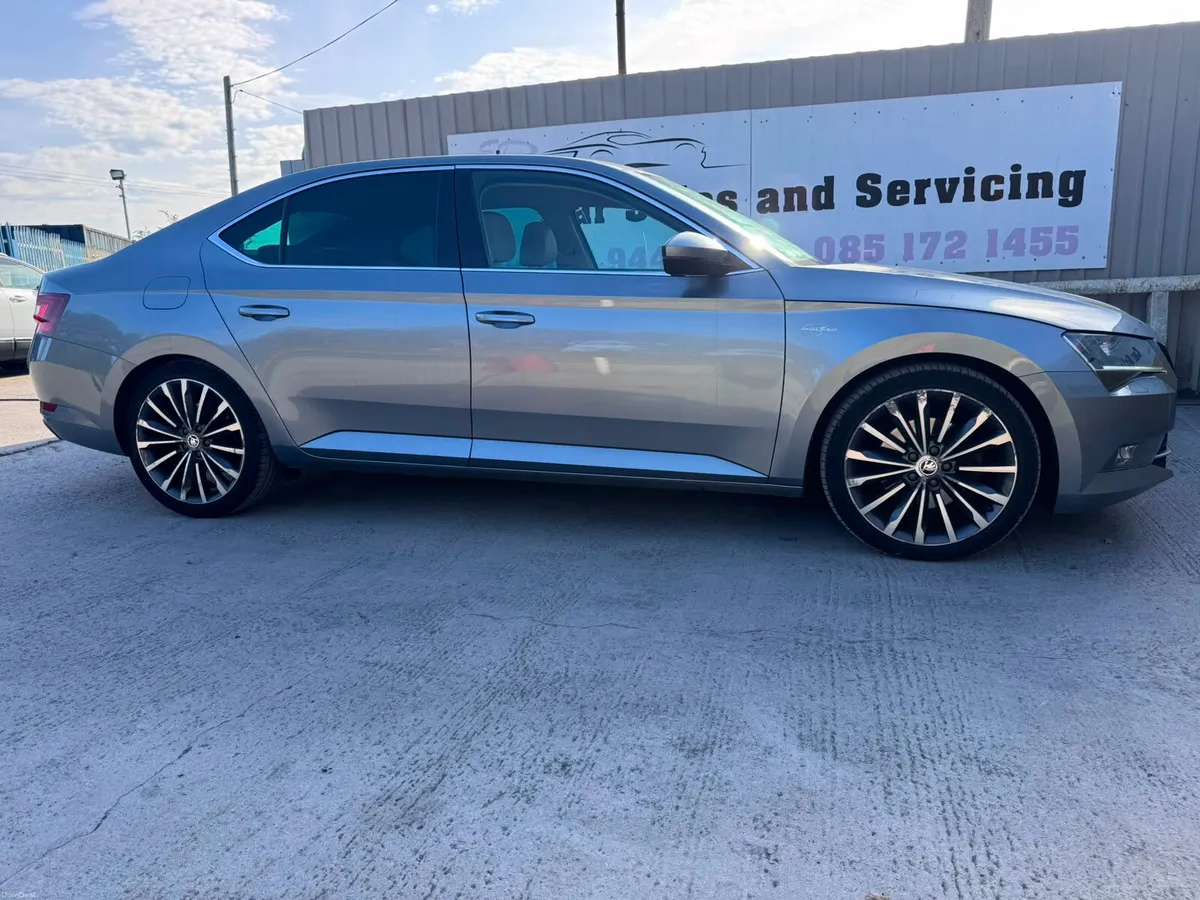 182 Skoda Superb 2.0 TDI 150bhp Laurin & Klement - Image 6