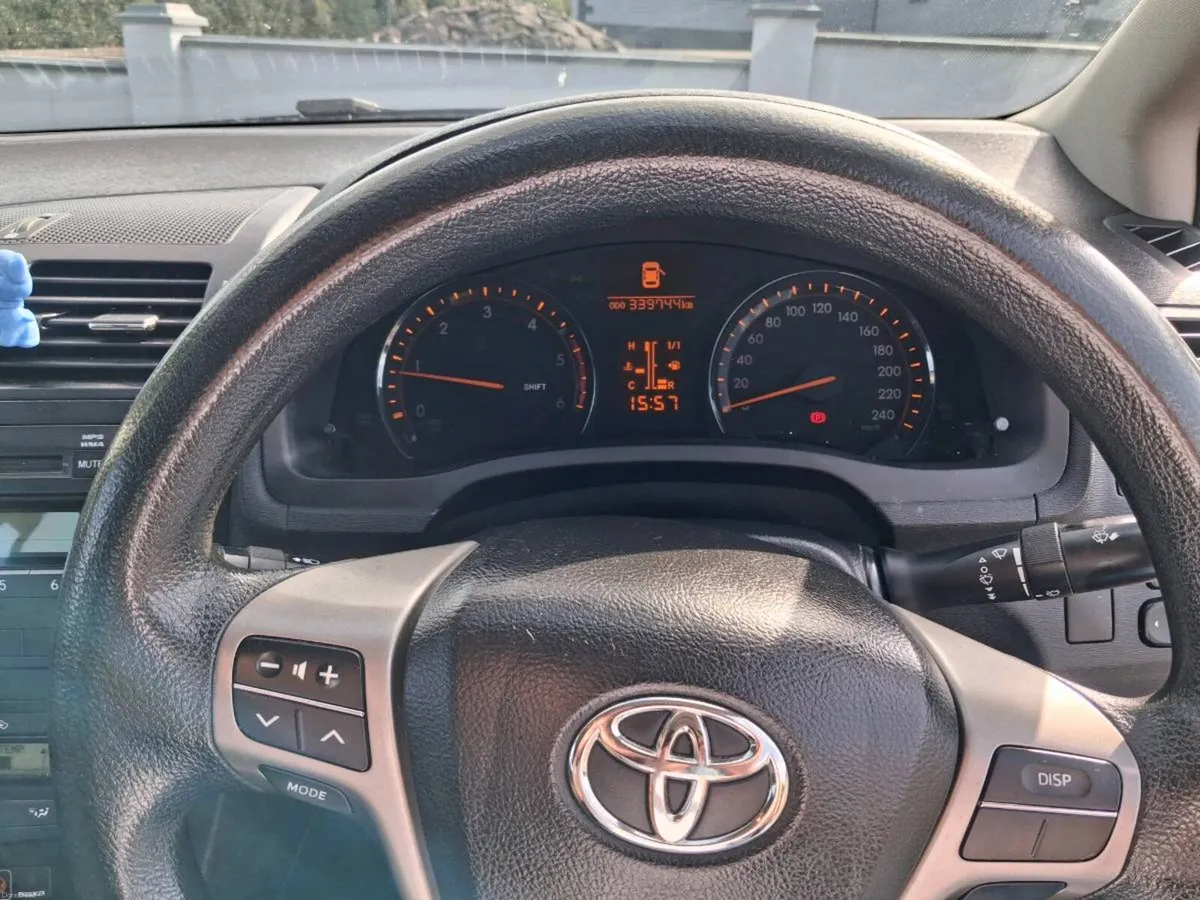 Toyota avensa - Image 5