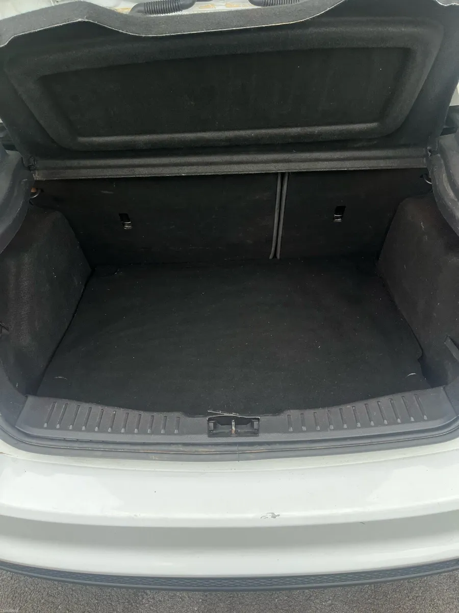 Ford Focus 1.6 - Image 6
