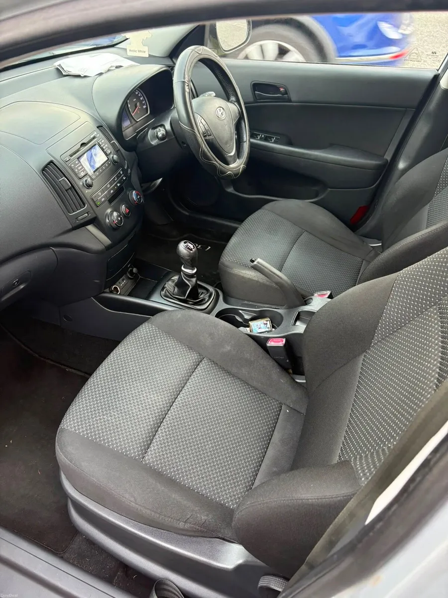 2012 Hyundai 130 NCT 02/2027 - Image 5