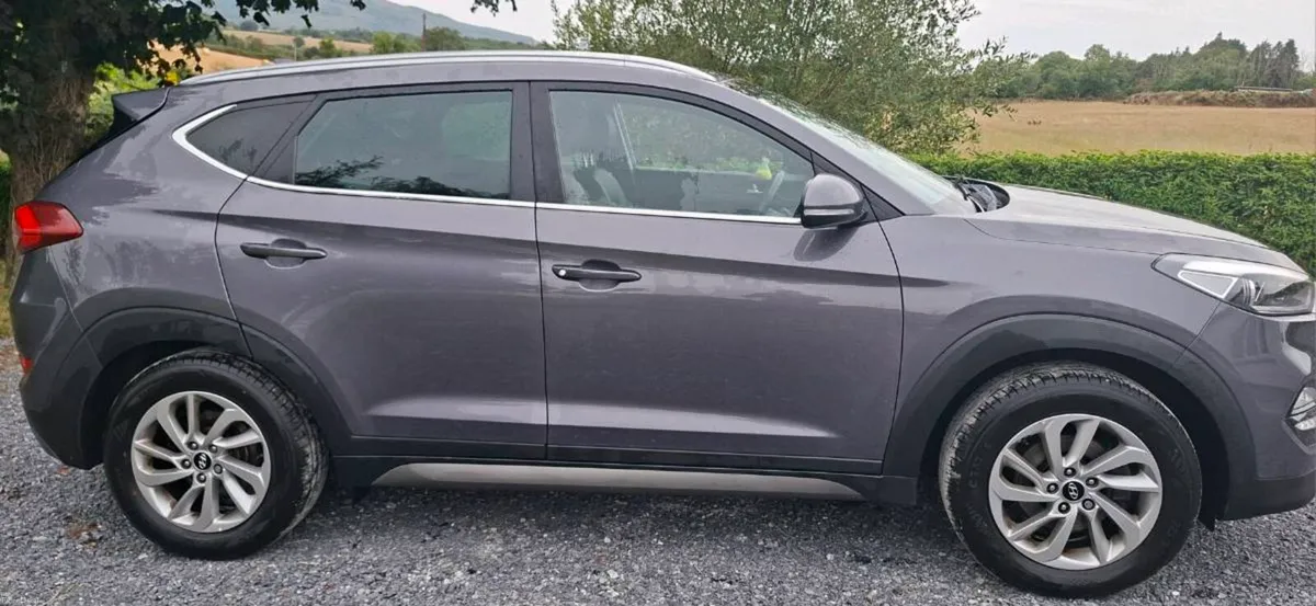 2016 Hyundai Tuscon **Premium - Image 3