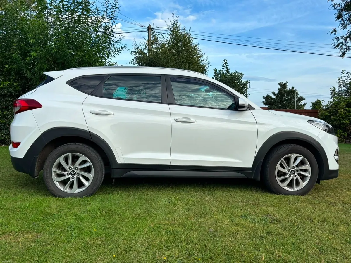16 Hyundai Tucson Executive ~ FSH ~ Immaculate - Image 4