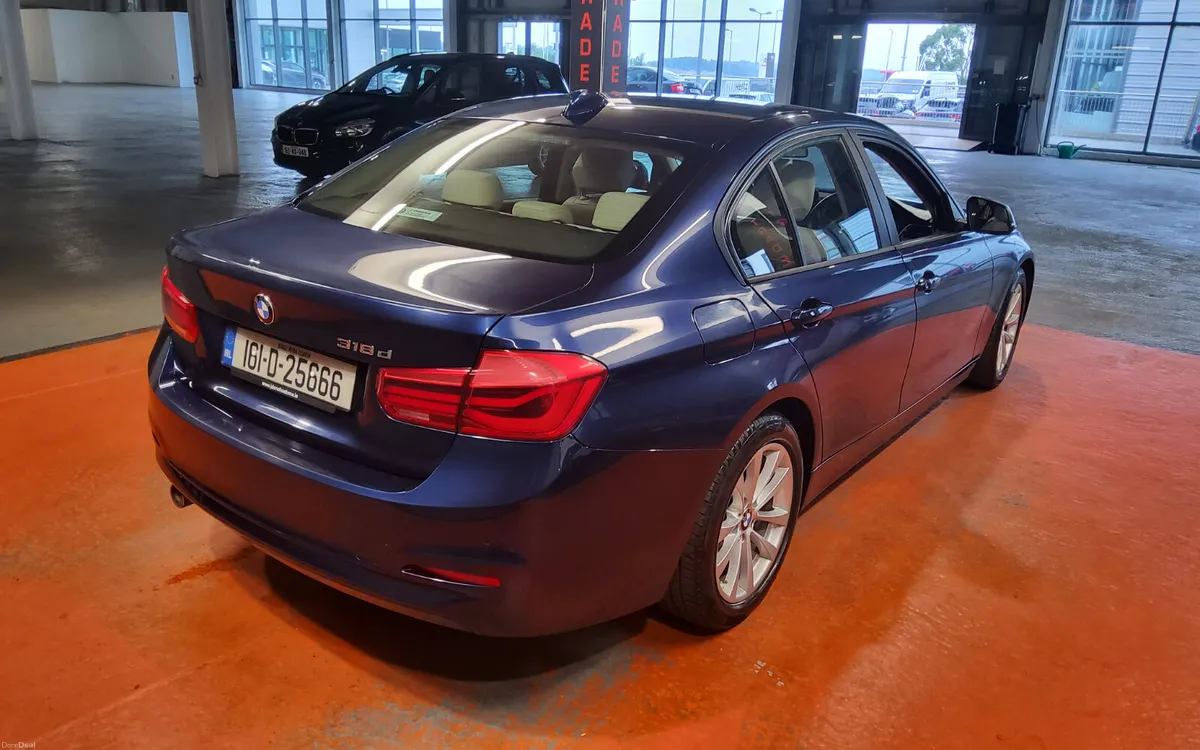 BMW 3-Series 2016 - Image 3