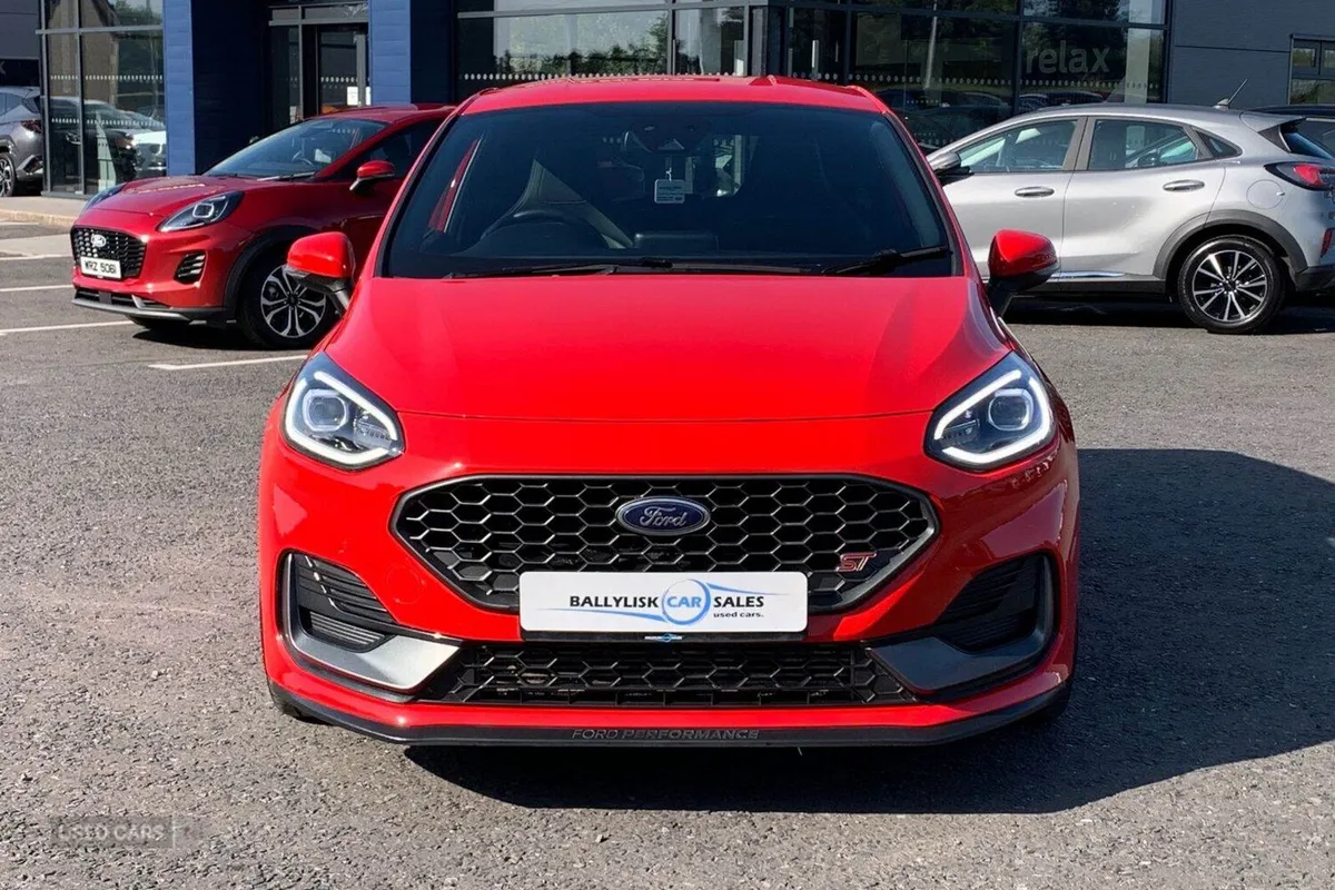 Ford Fiesta 1.5T EcoBoost 200PS ST-3 in Race Red w - Image 4