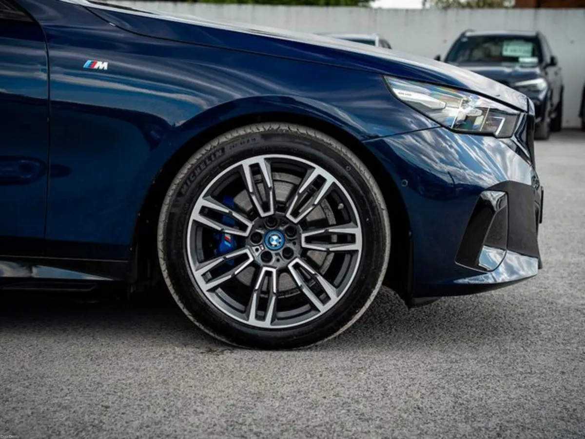 BMW 5-Series 530E M SPORT - Image 3
