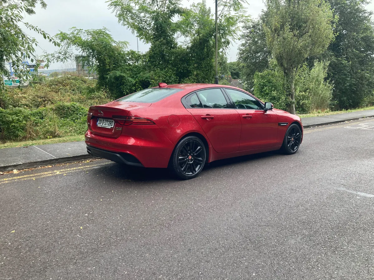 2020  Jaguar XE 2.0 Diesel Checkered Flag Auto - Image 3