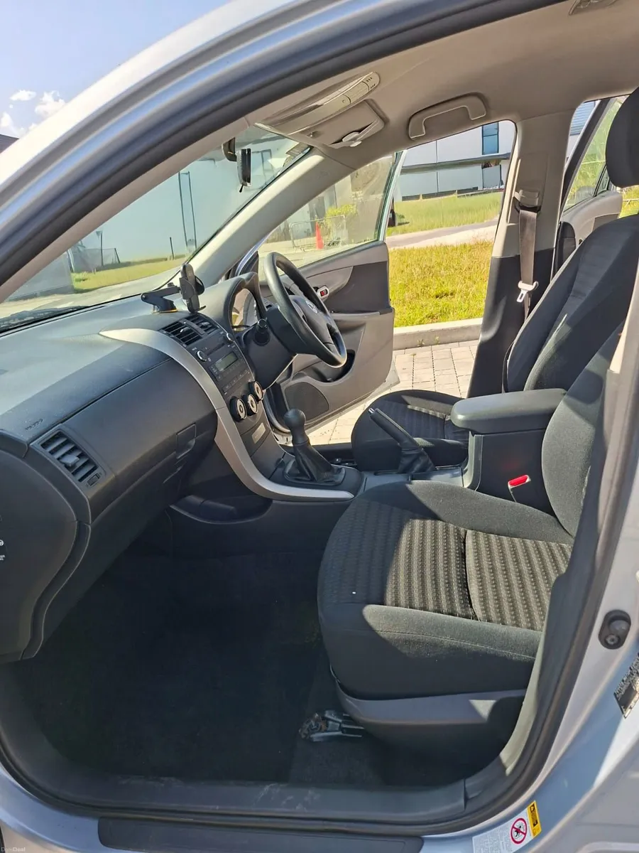 Toyota Corolla 2008 - Image 2