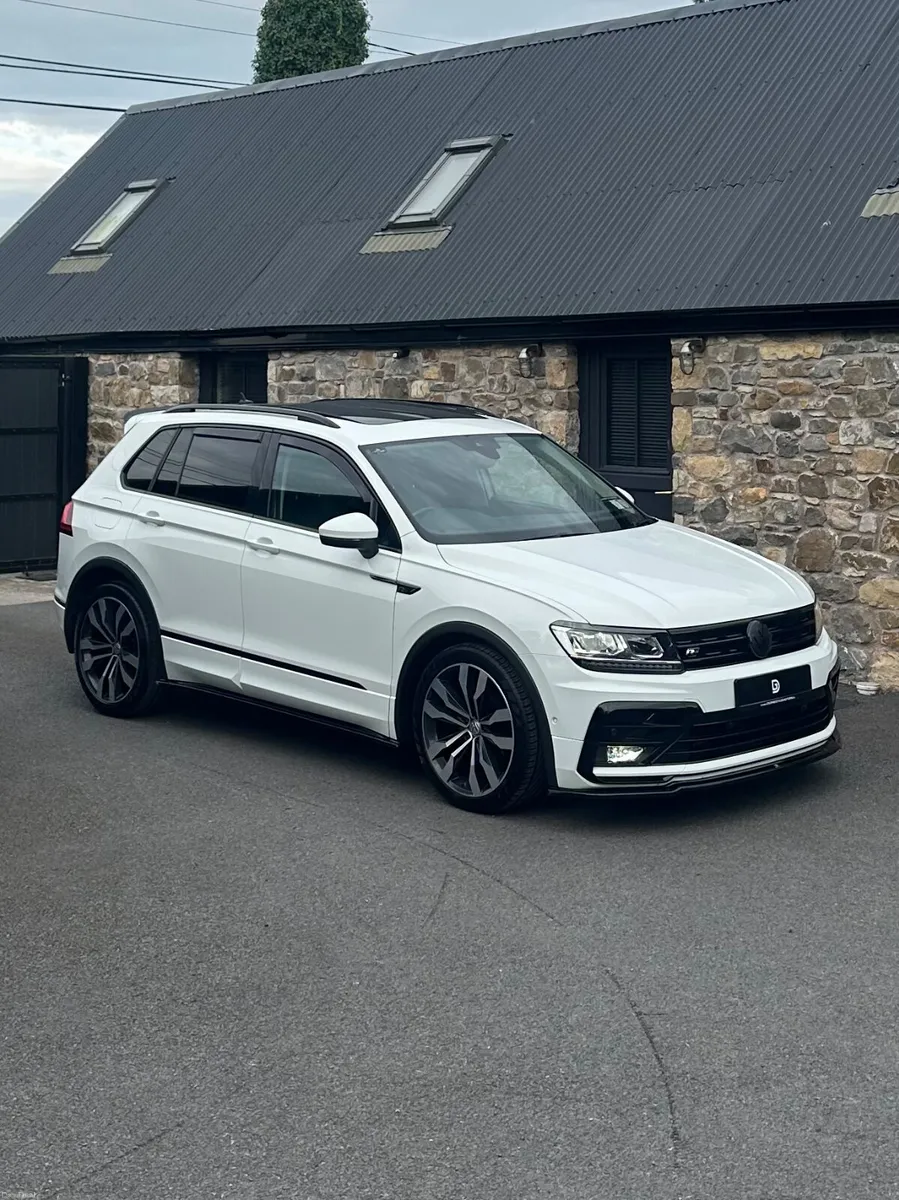 2020 VOLKSWAGEN TIGUAN R-LINE 1.5 TSI AUTO - Image 1