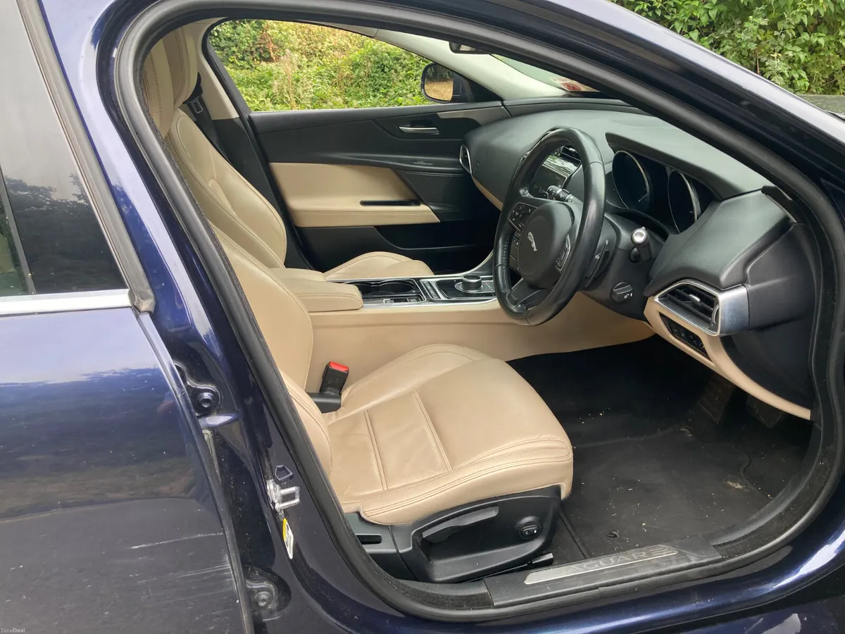 2016 Jaguar XE 2.0 Diesel Prestige 180 BHP Auto - Image 4