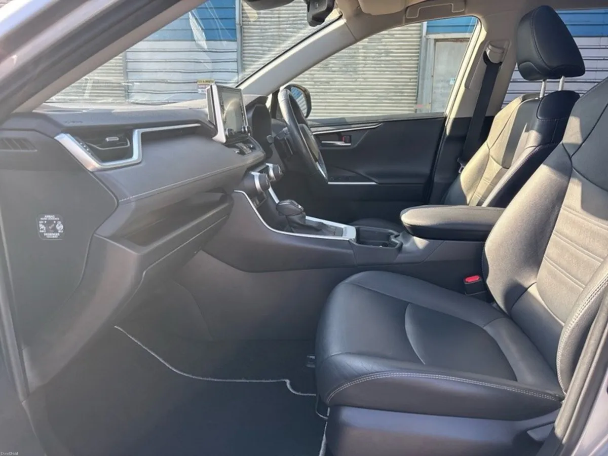 Toyota RAV4 *SUNROOF**TOP SPEC PLATINUM HYBRID // - Image 6