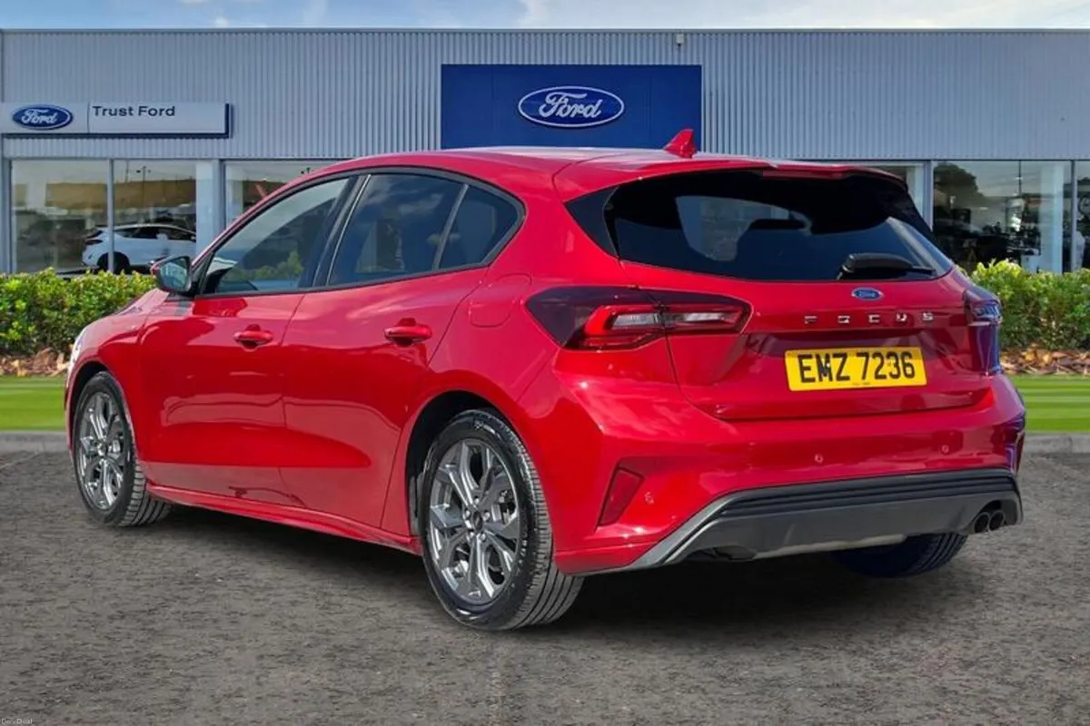 Ford Focus 1.0T EcoBoost MHEV ST-Line Hatchback 5d - Image 2