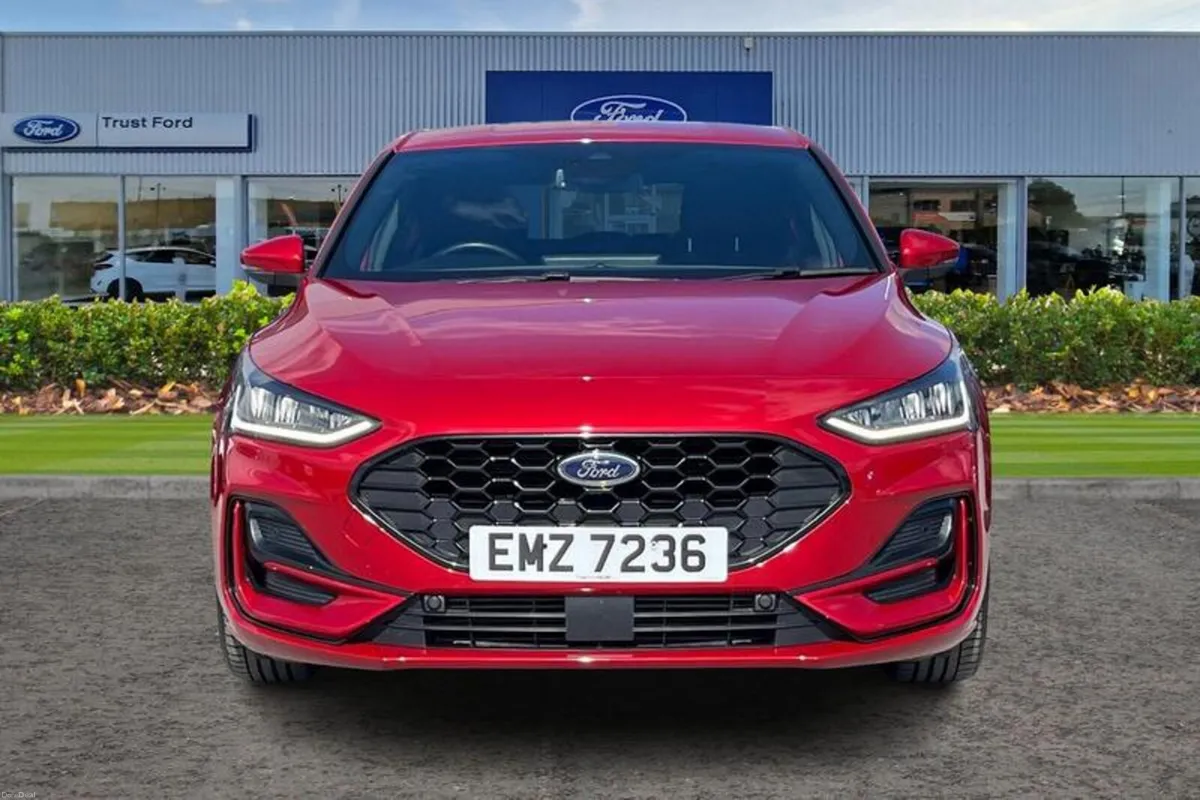Ford Focus 1.0T EcoBoost MHEV ST-Line Hatchback 5d - Image 6
