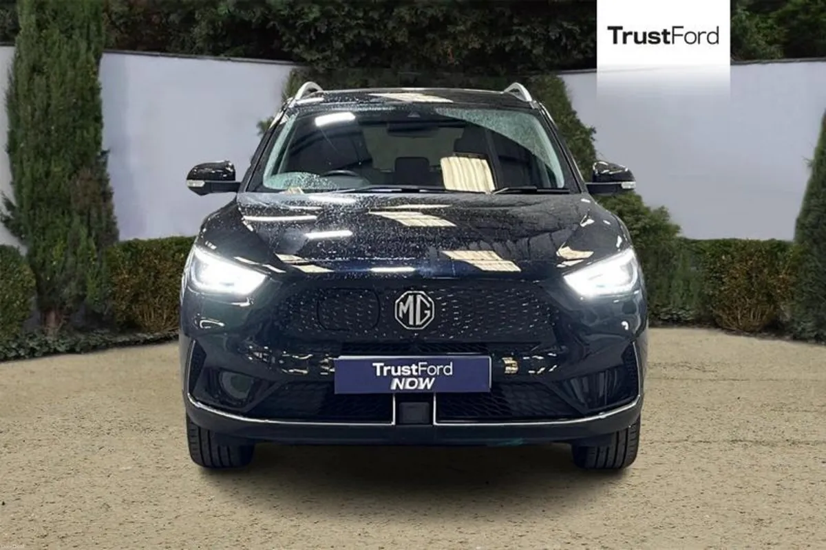 Other Other 115kW Trophy EV Long Range 73kWh 5dr A - Image 6