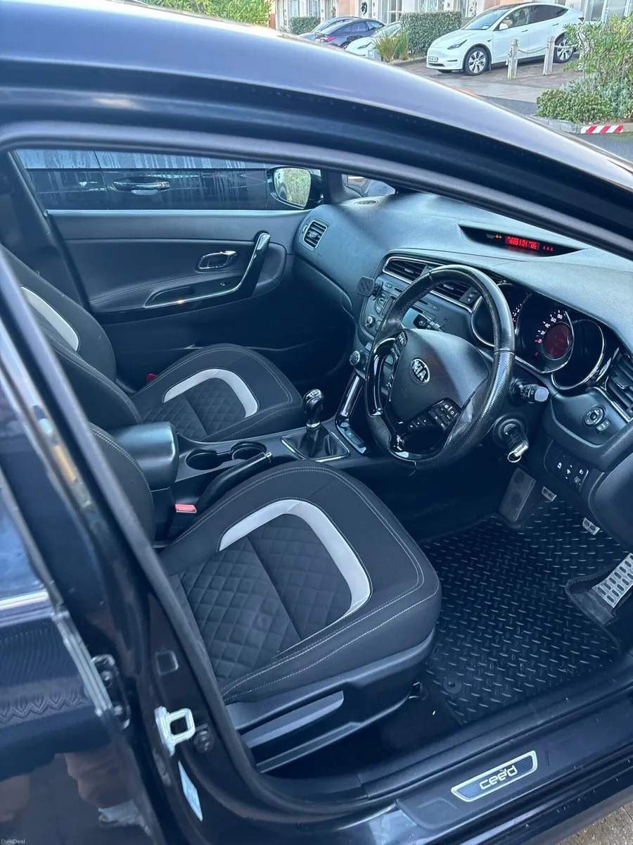 Kia Ceed Gt - Image 2