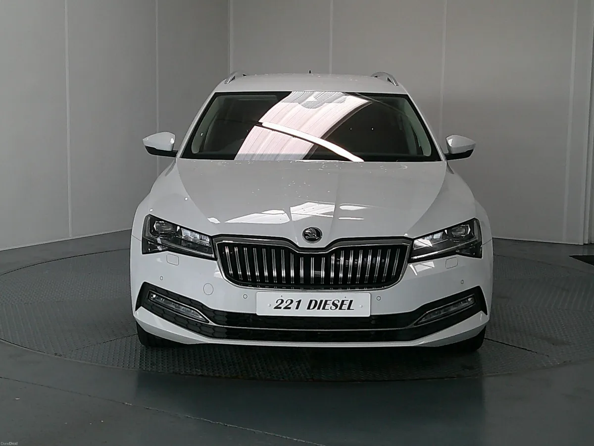 Skoda Superb 2022 - Image 2
