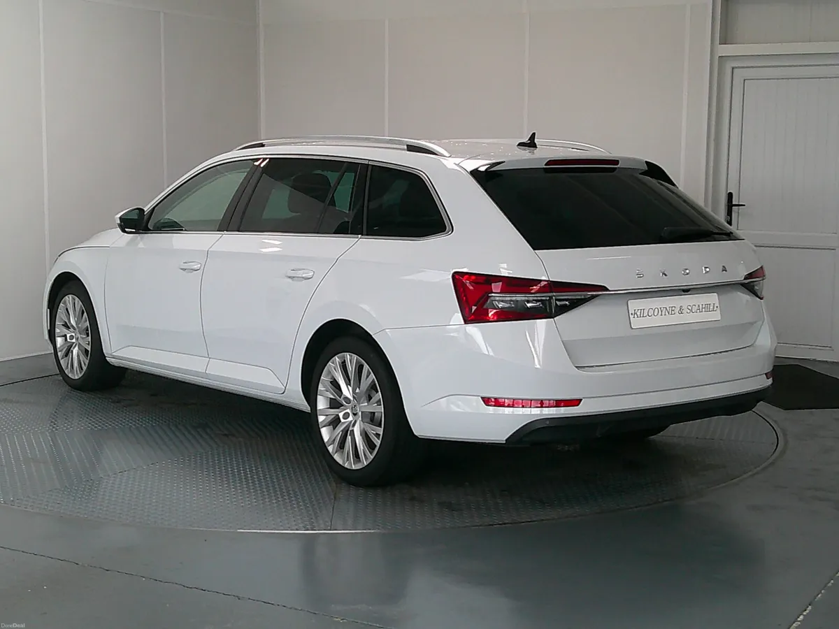 Skoda Superb 2022 - Image 5