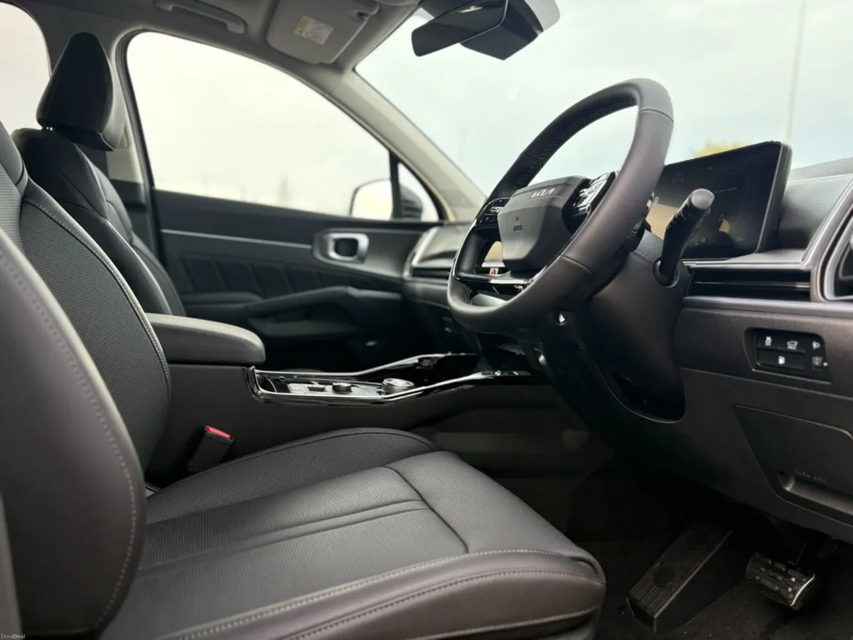 Kia Sorento 1.6 Plug In Hybrid ( 7 Seats ) - Image 6