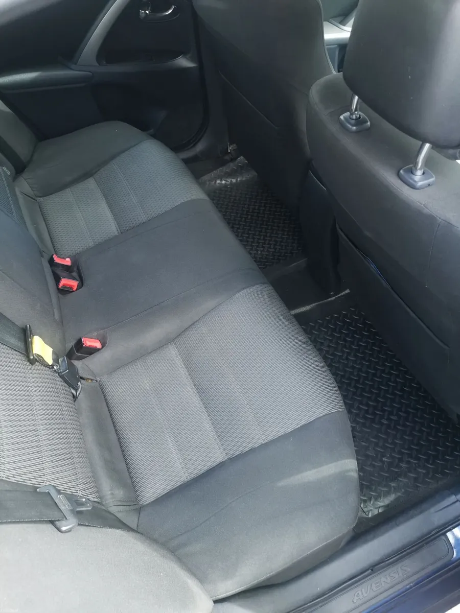 Toyota Avensis 2013 - Image 3