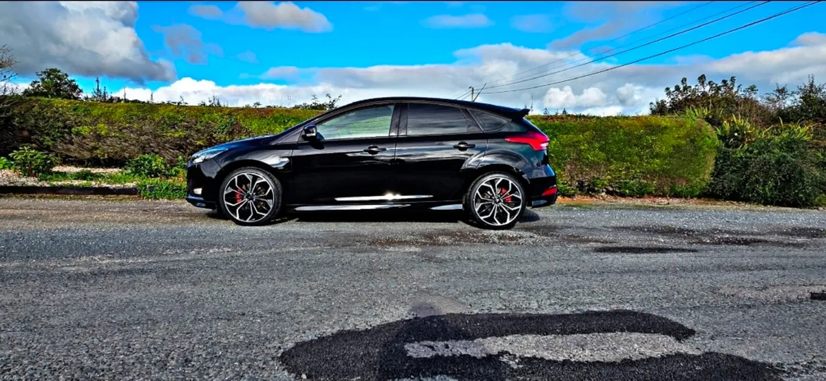Ford Focus St Line  2018 - Image 6
