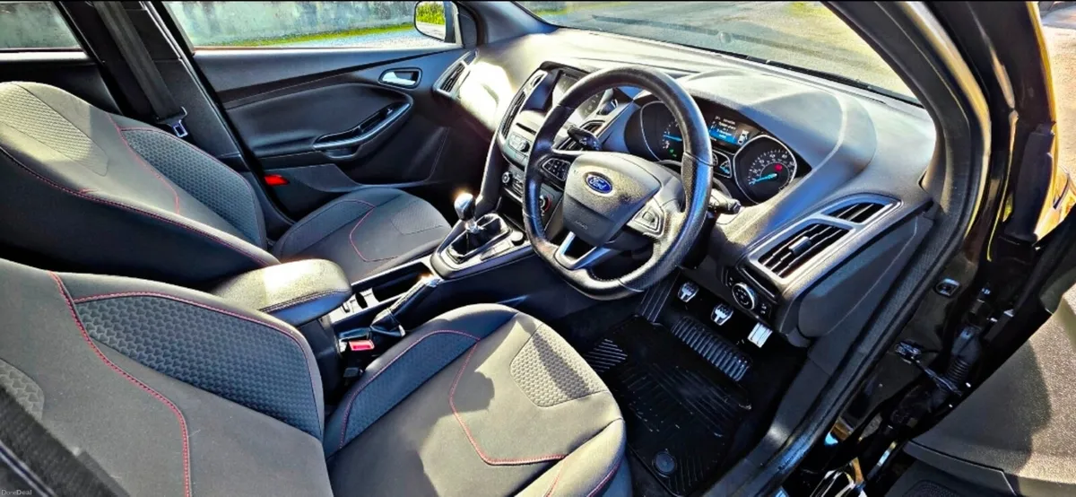 Ford Focus St Line  2018 - Image 3