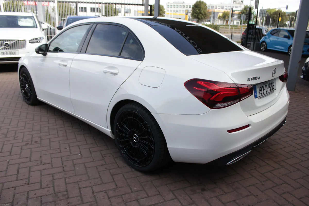SPORTLINE EDITION A180D AUTO SALOON //  2 OWNERS W - Image 6