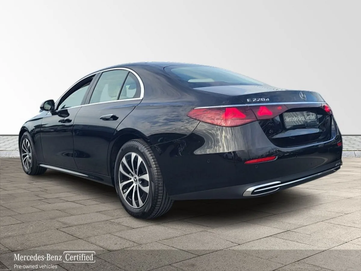 Mercedes-Benz E-Class E220d Avantgarde Plus AUTO - Image 3