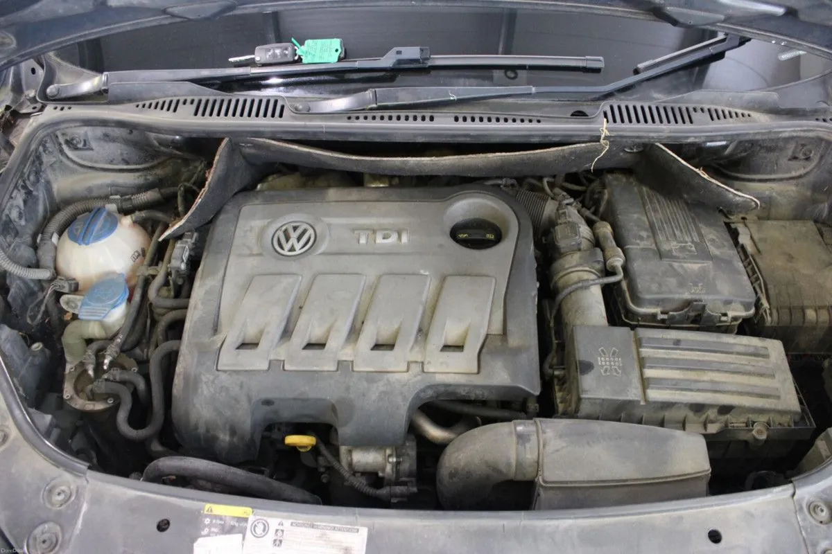 Volkswagen Touran 1.6 TDI 105BHP TRENDLINE BMT 7S - Image 4