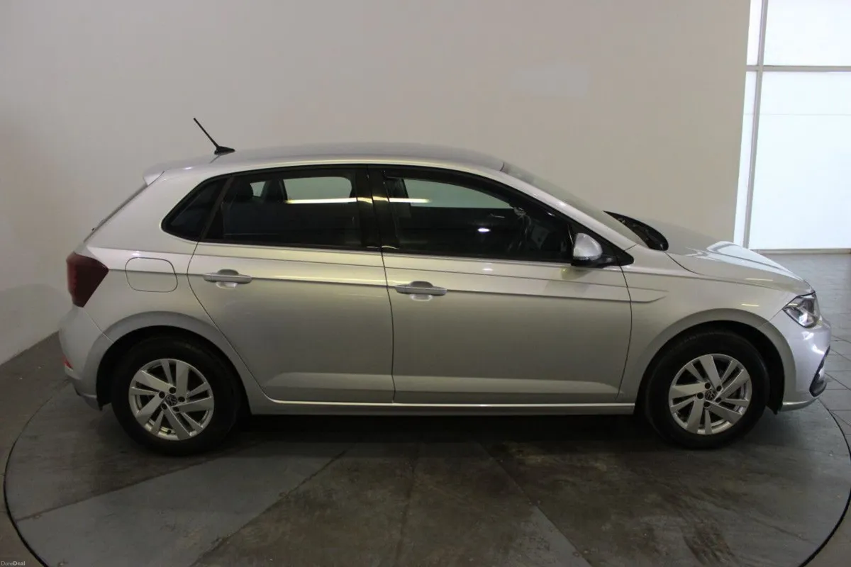 Volkswagen Polo 1.0 TSI 95HP Life - TENDER 6 - MED - Image 3