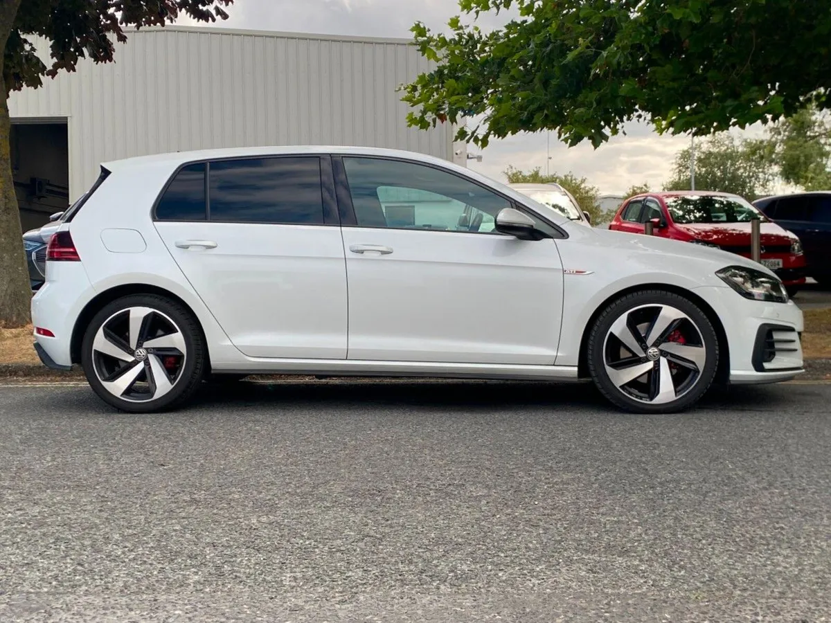 Volkswagen Golf GTI PERFORMANCE 2.0 TSI AUTO 5DR N - Image 5