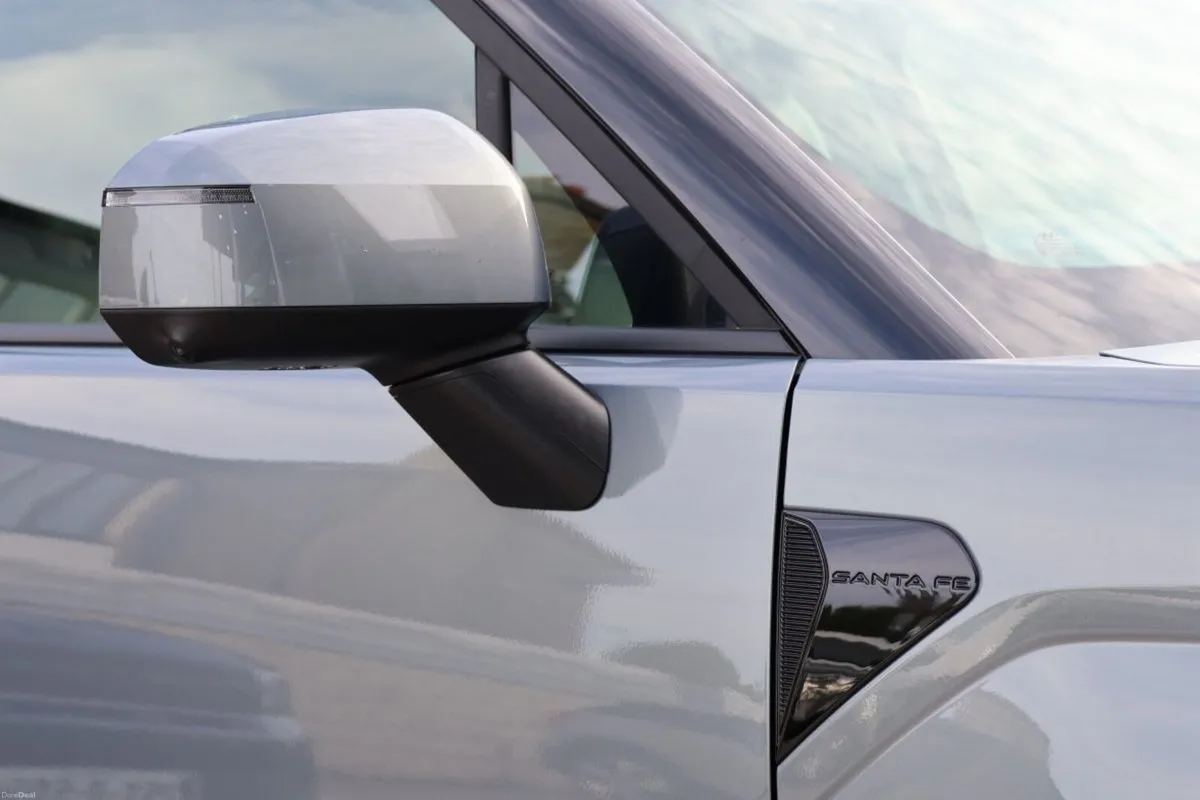 Hyundai Santa Fe 1.6 PHEV 4WD Premium - Image 4