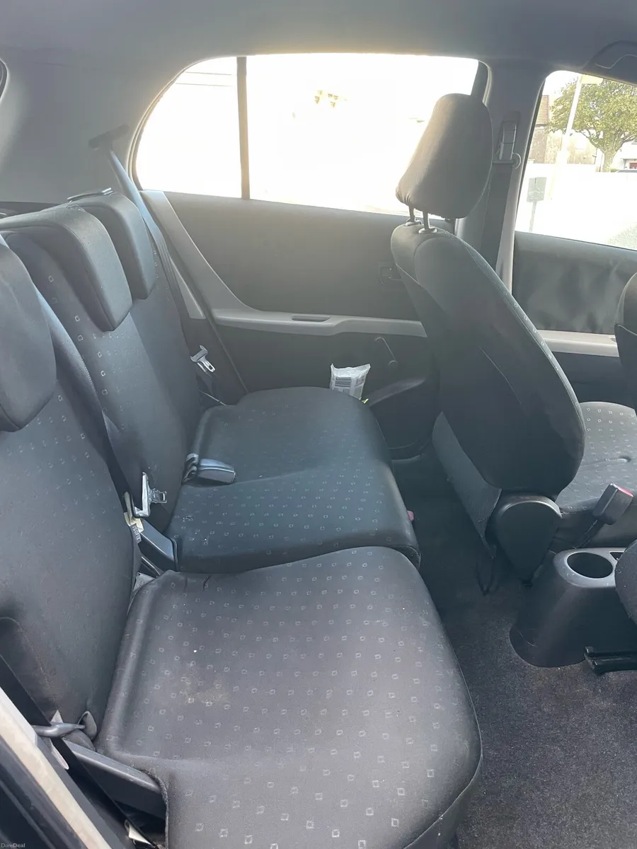 Toyota Yaris 2006 - Image 3