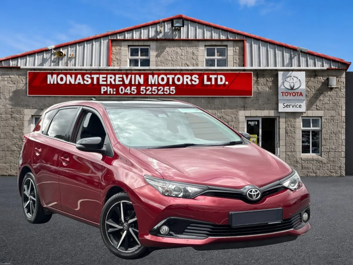 Toyota Auris 1.2T LUNA SPORT 4DR - Image 1