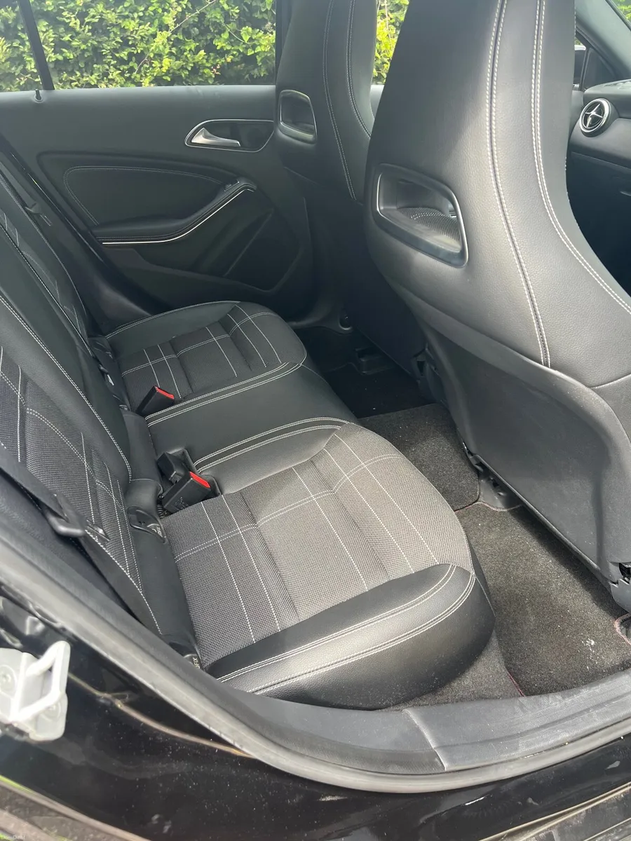 Mercedes-Benz A-Class 2015 - Image 2