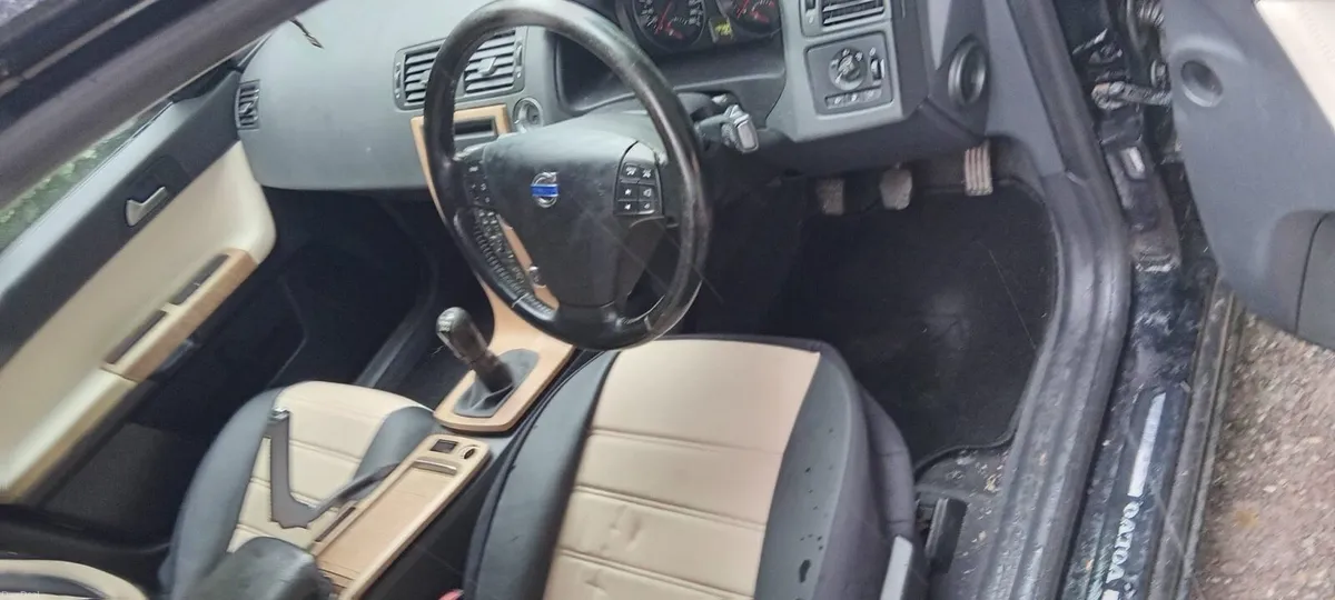 Volvo v50 - Image 3