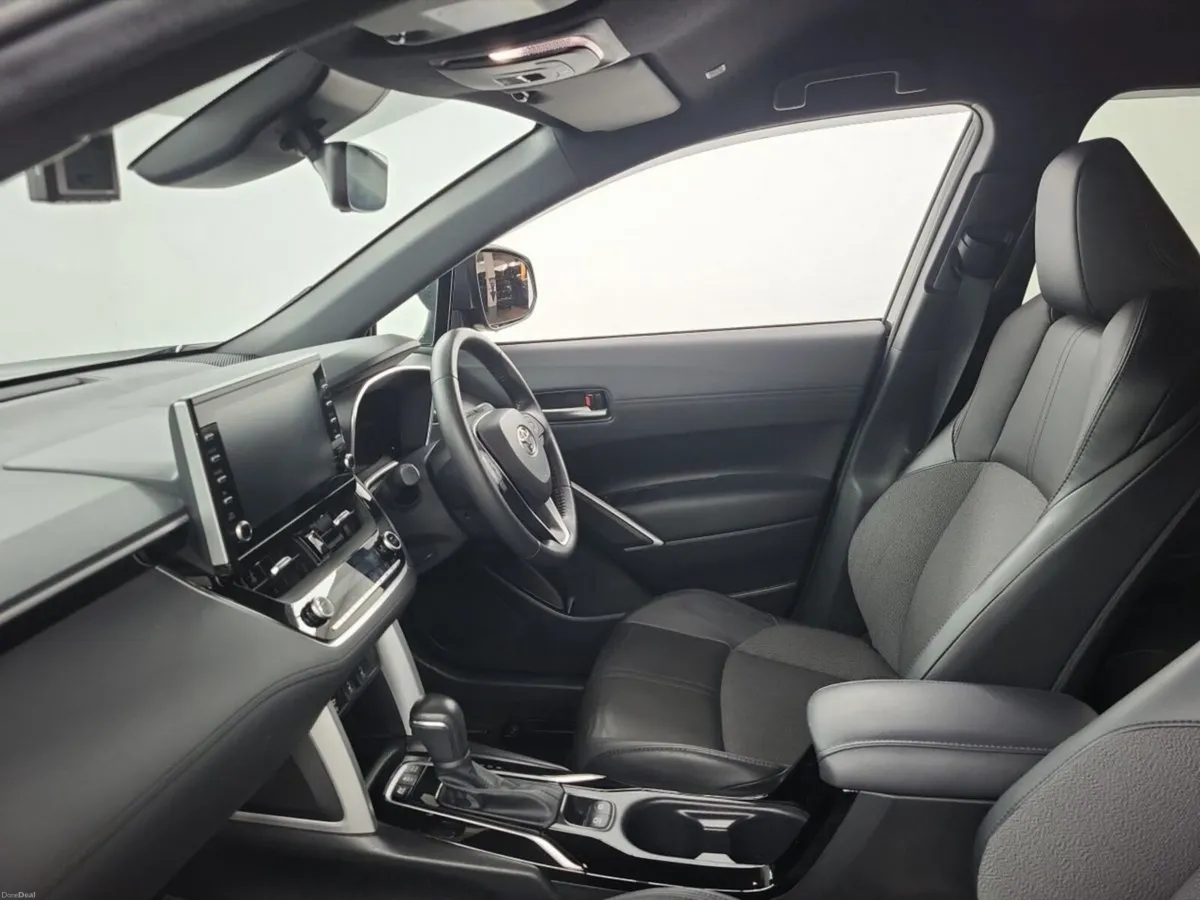 Toyota Corolla Cross **Top Spec Z Edition** - Image 4
