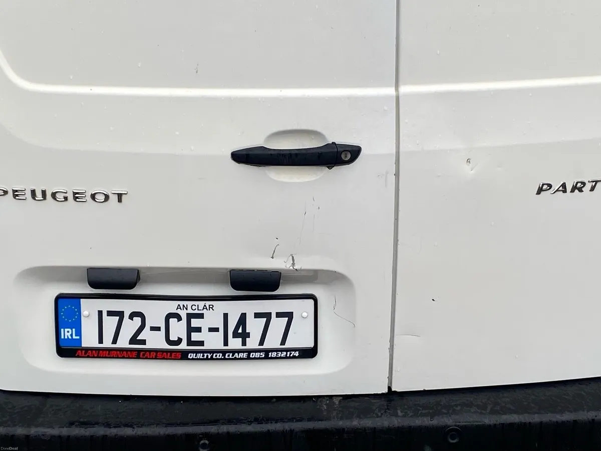 Van - Image 6