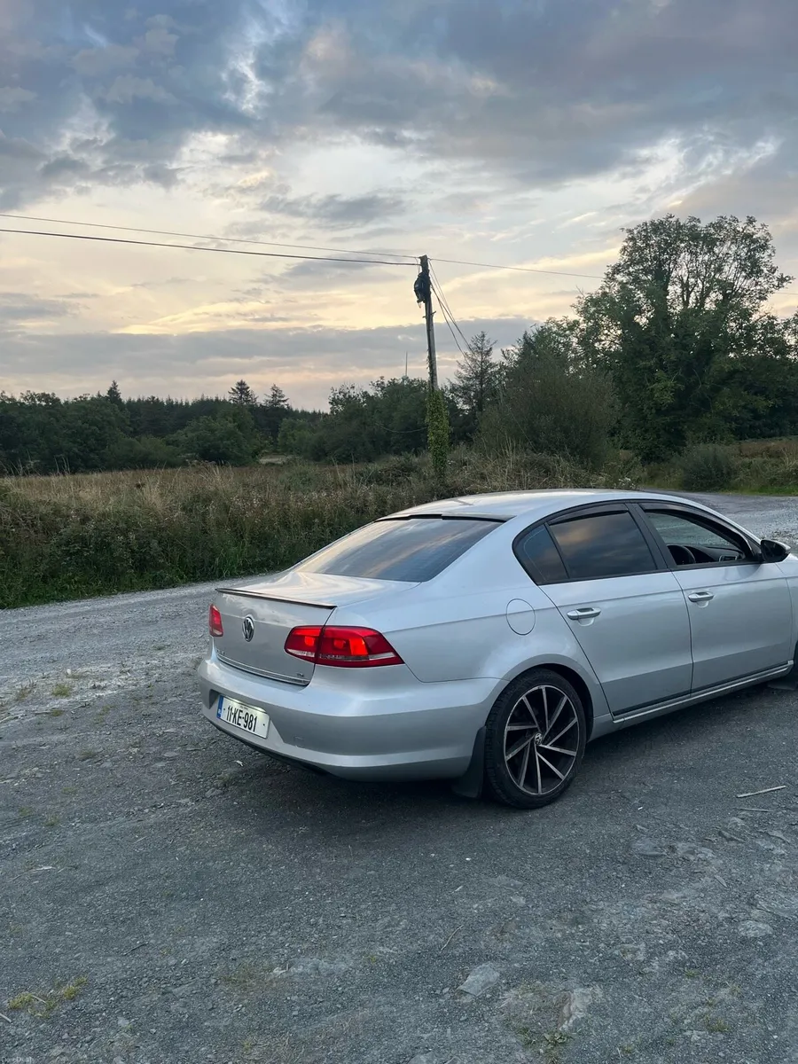 Volkswagen Passat - Image 5