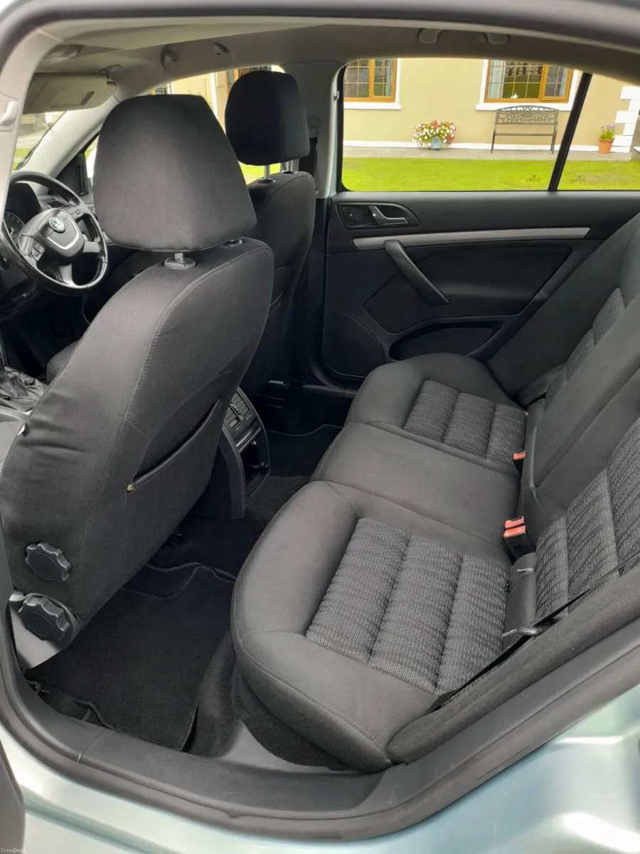 Car - Image 5