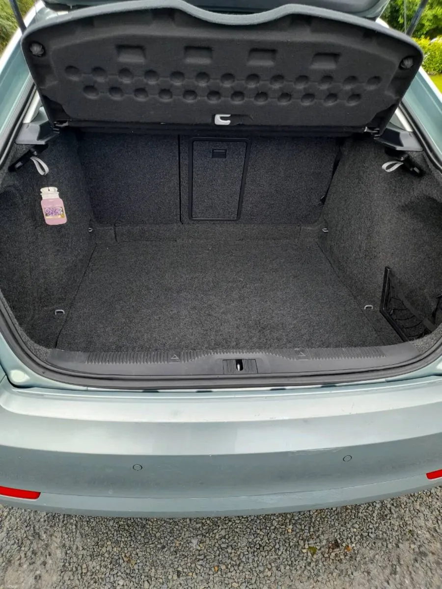 Car - Image 6