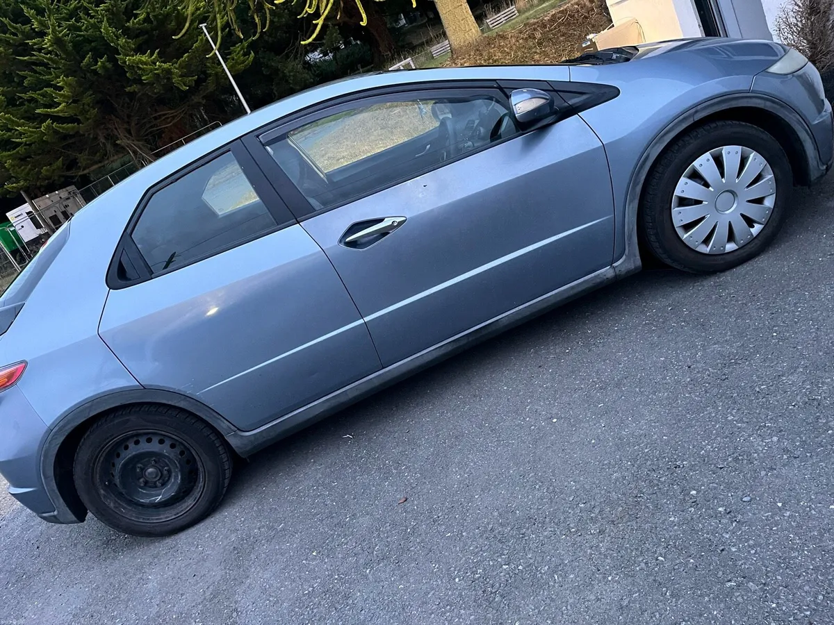Honda civic - Image 1